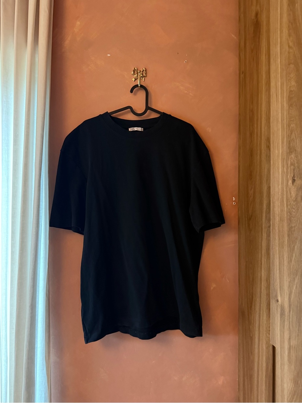 Zara Black Short-Sleeve Crewneck T-Shirt